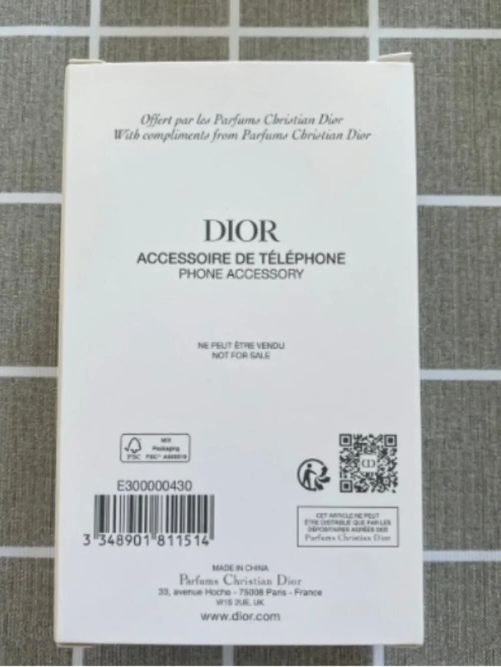 Dior Phone Camera Accessory - Phone LED Clip-on Selfie Light for Picture, Video